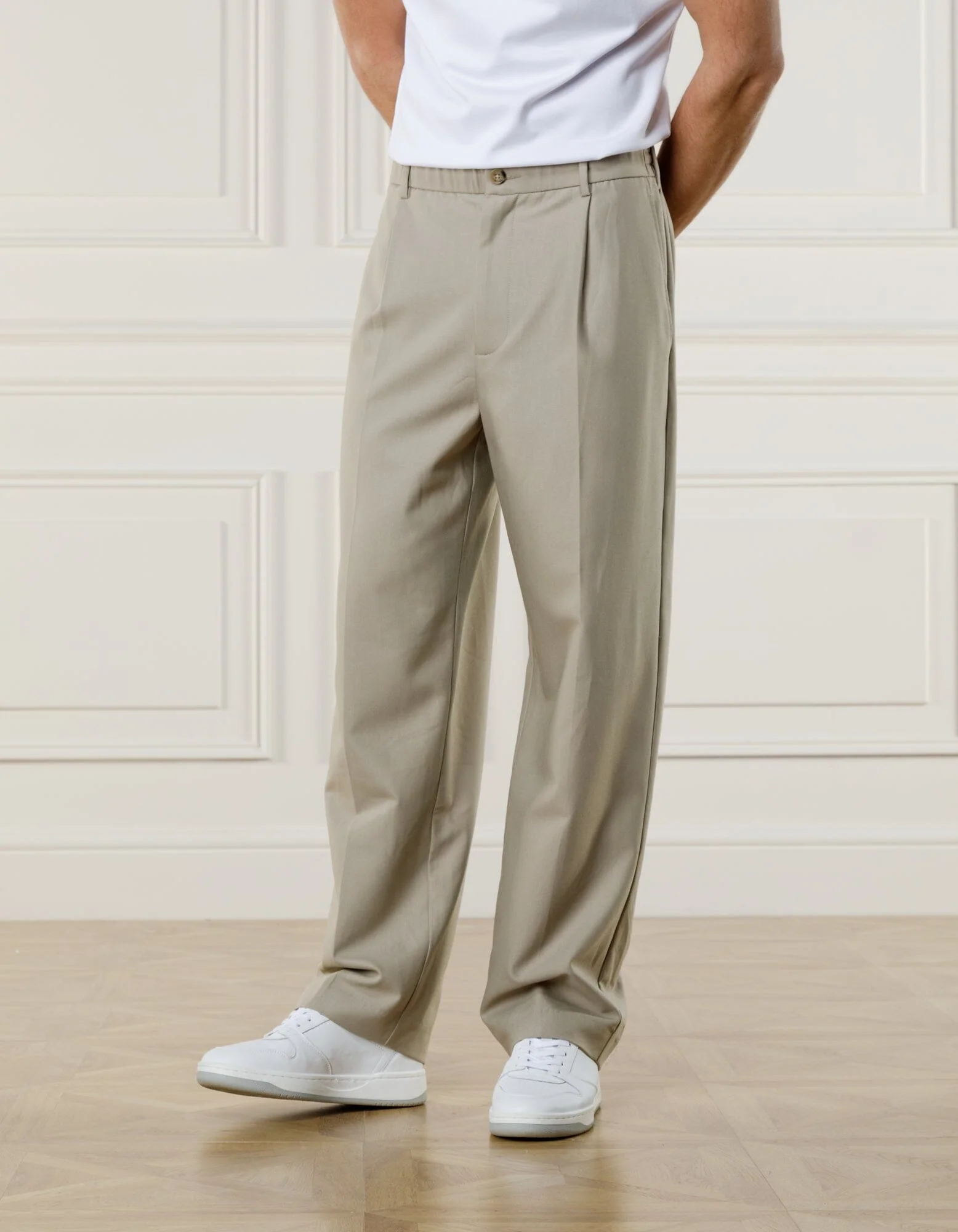Men's Beige Relaxed Fit Trouser