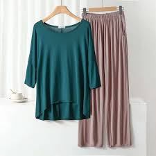 Women 's trousers & shirts